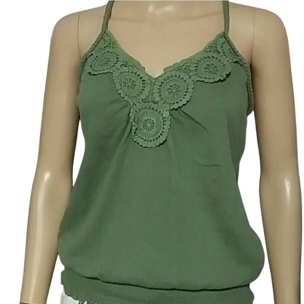 Green razorback top M
